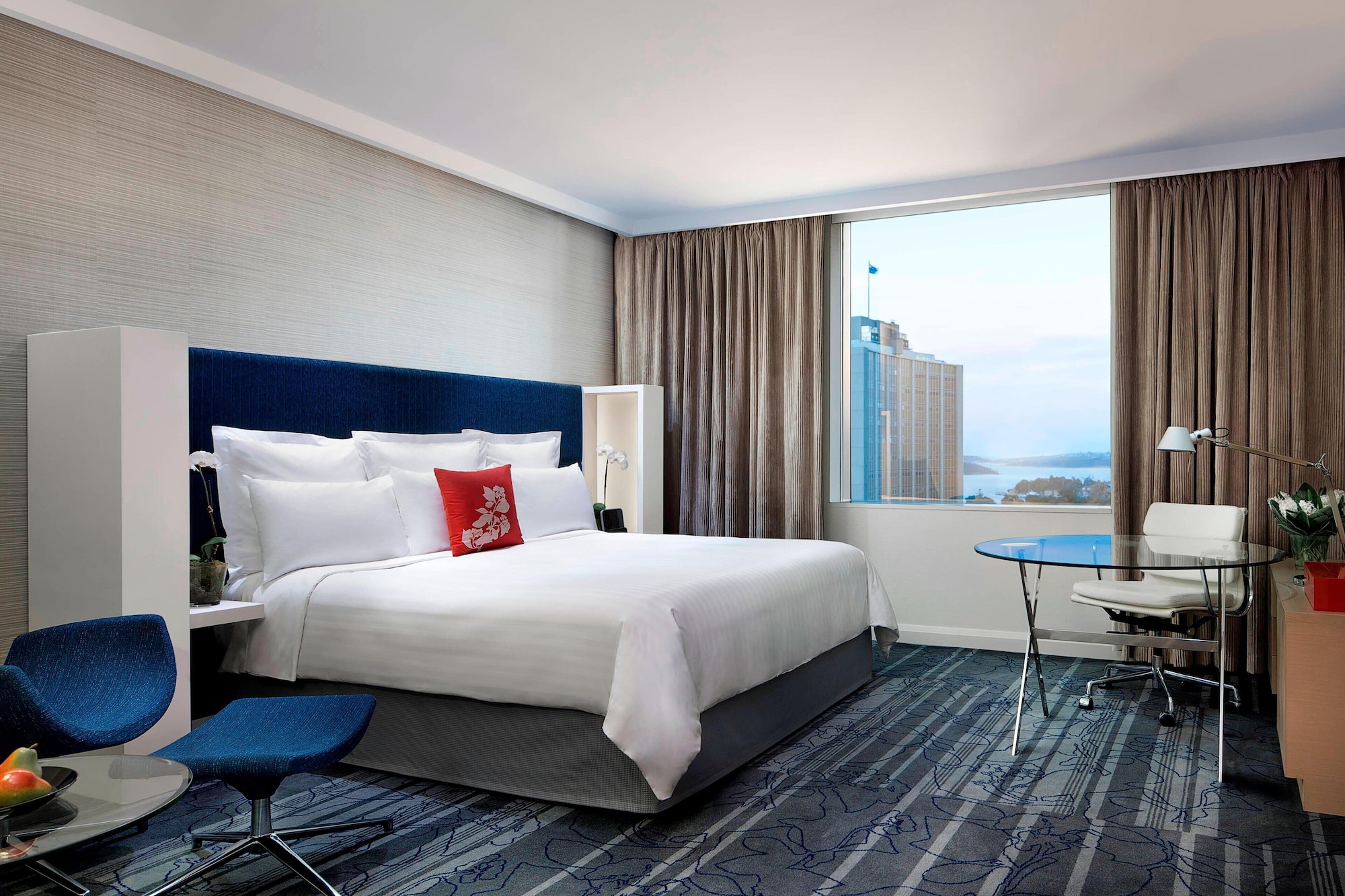 Guest Room, Premium, King Bed, City View