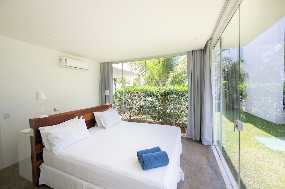 B Blue Beachouses 18/65