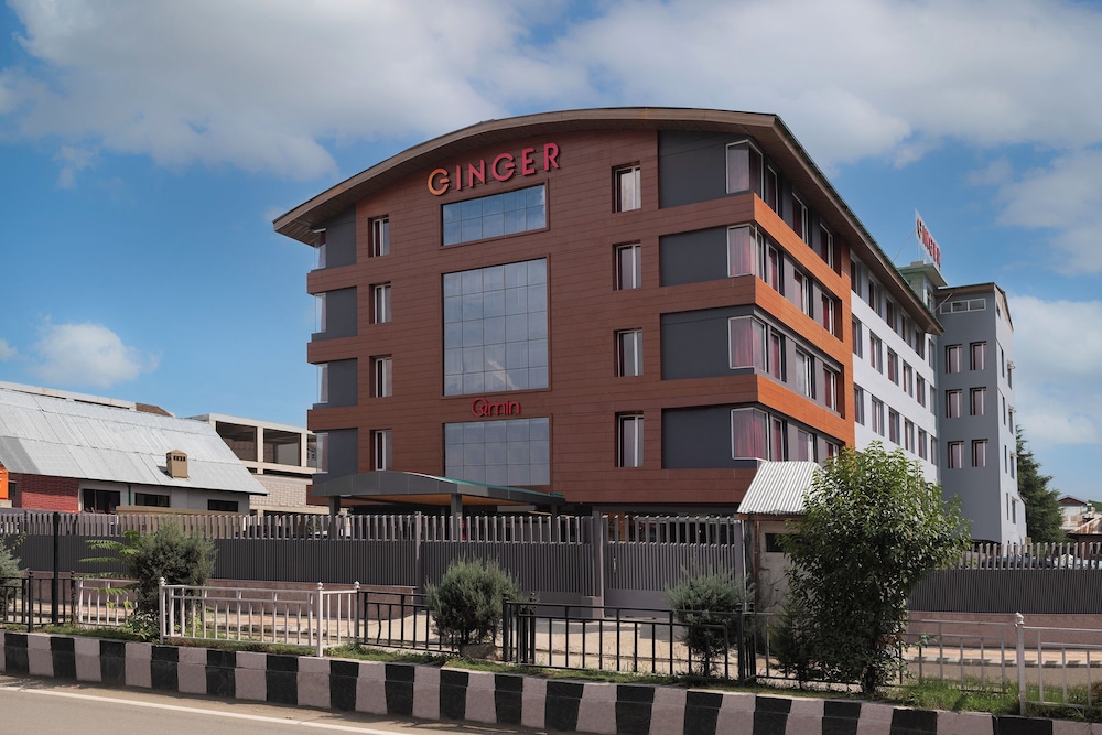 Ginger Srinagar in SRINAGAR