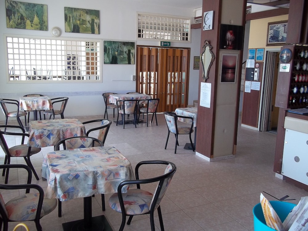 Hotel Italia 36/50