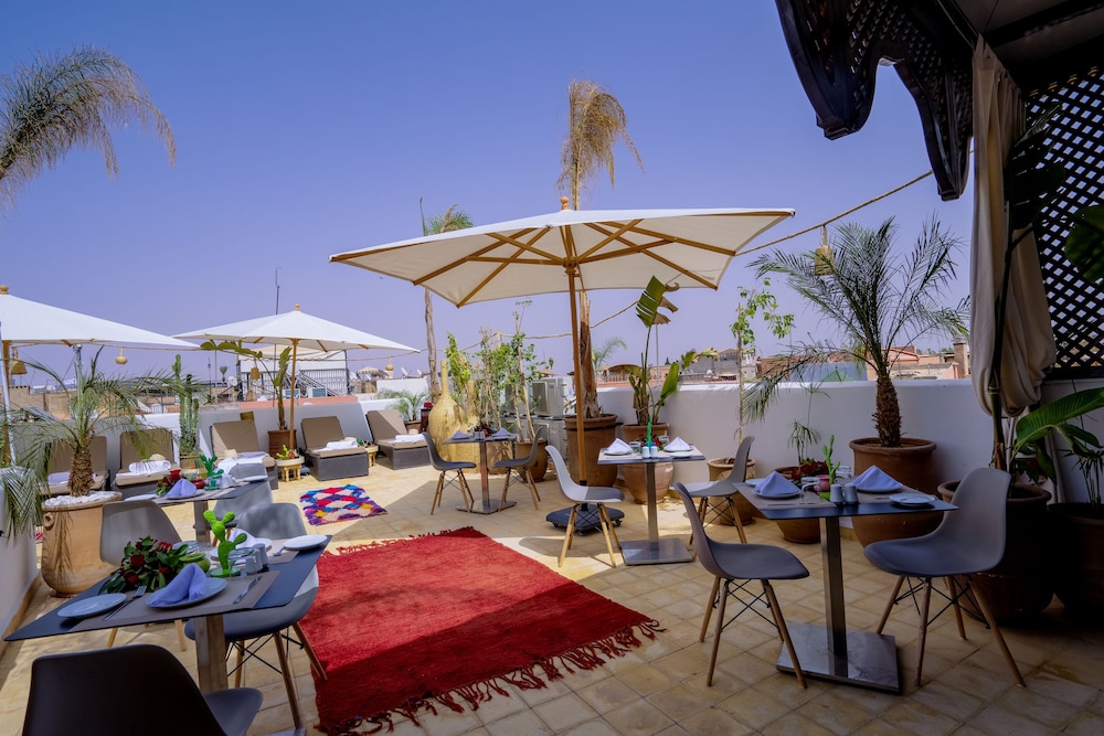 Riad Lumiere D Orient 64/73