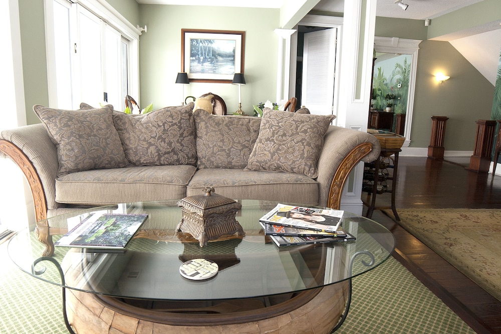 DeSoto Beach Bed & Breakfast 18/40