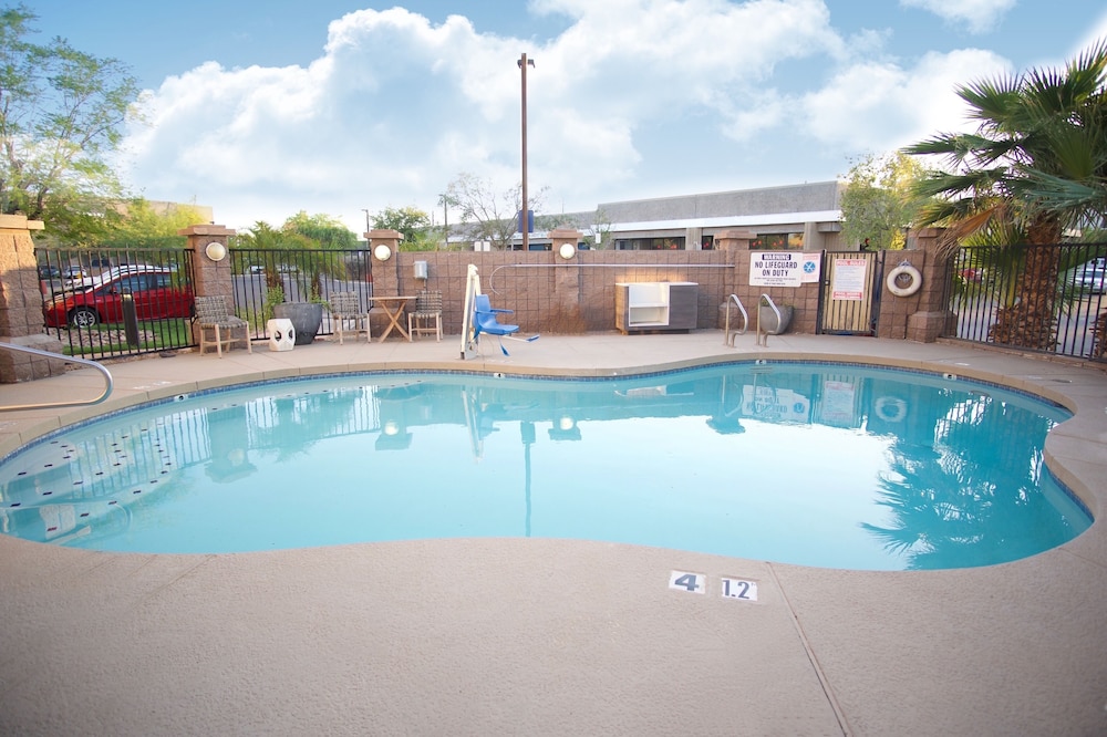 La Quinta Inn & Suites by Wyndham Tempe University / Phoenix 6/60