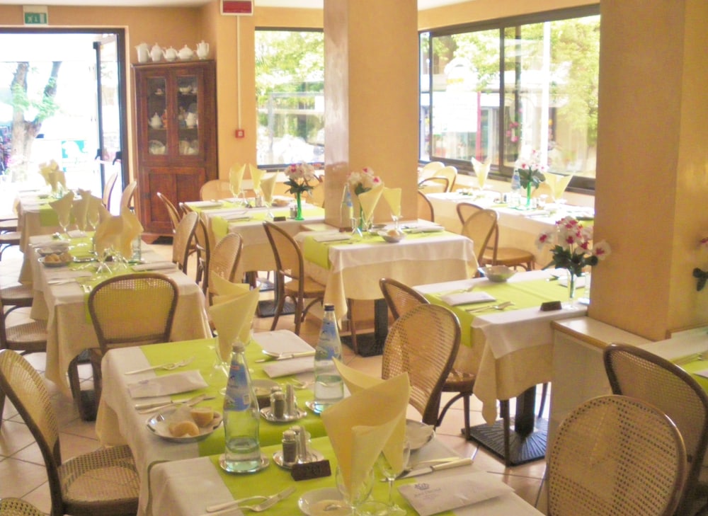 Ducale Hotel 38/48