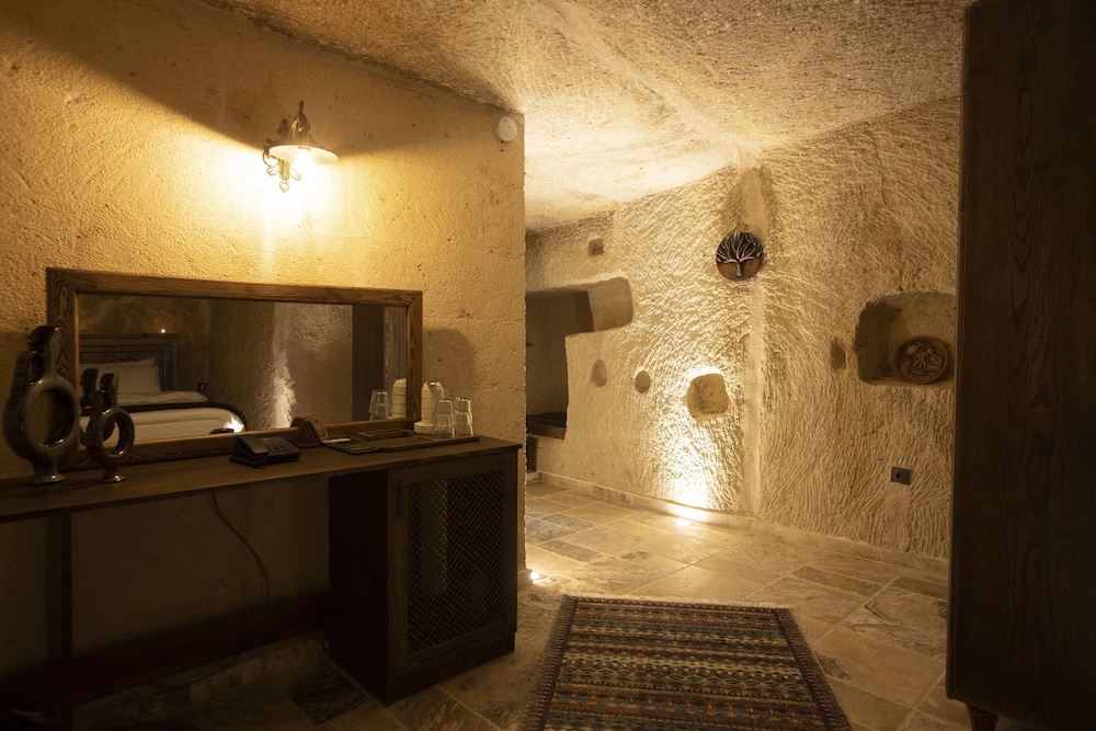 Medusa Cave Hotel 48/50