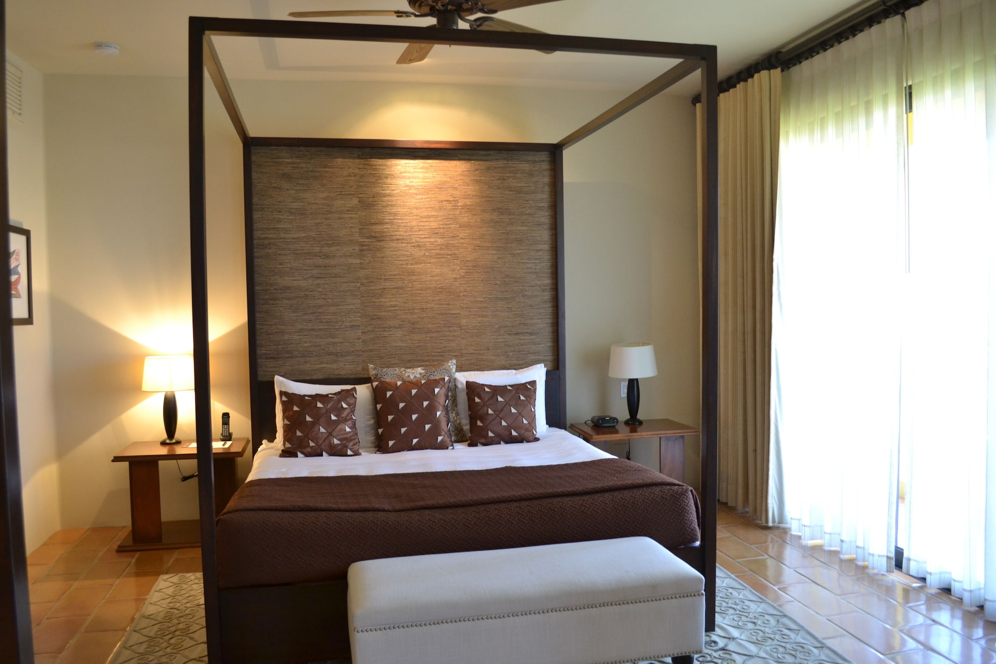 3 BEDROOMS, PLUS, RESIDENCE, DEN
