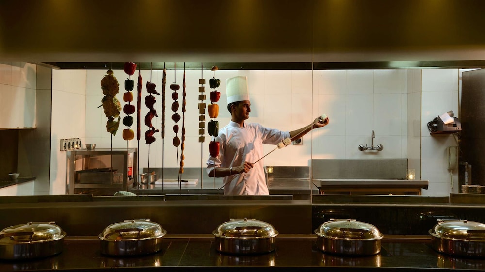 Golden Tulip Candolim Goa 10/77