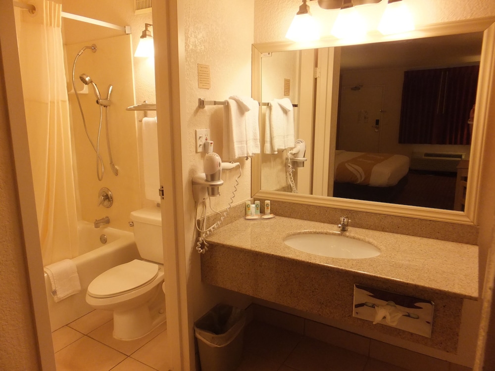 Quality Inn Suites Lake Havasu City 19/55