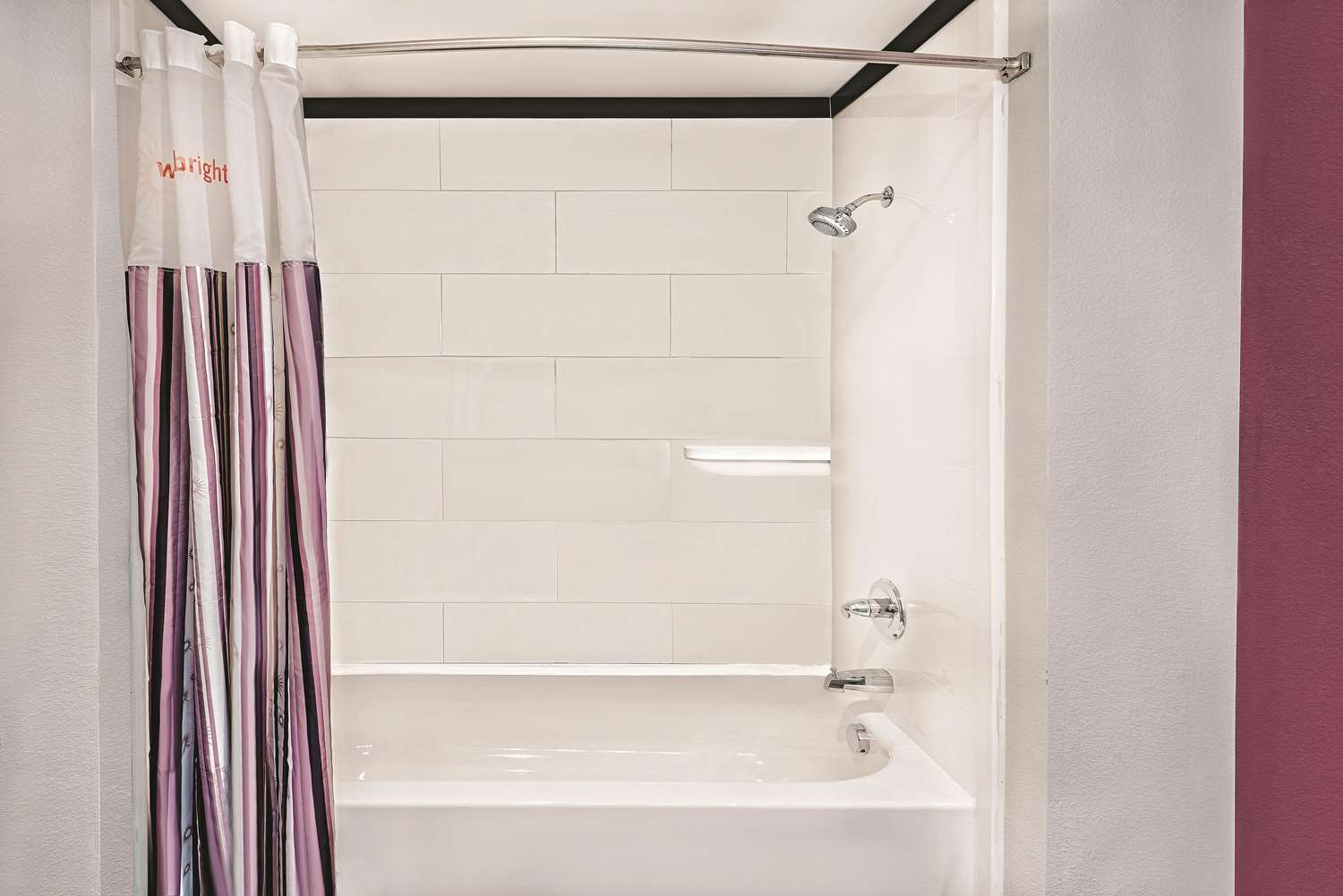 La Quinta Inn & Suites by Wyndham Dallas Grand Prairie North 42/42