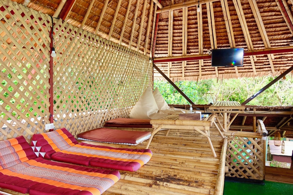 PHI PHI SEA SKY RESORT 44/66
