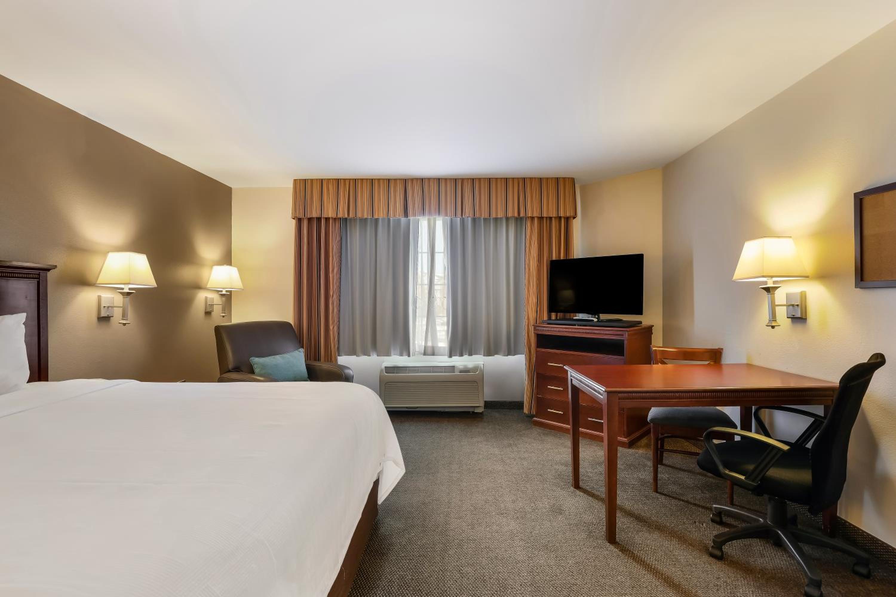 1 Bedroom, Efficiency, Suite, Bathtub, Accessible