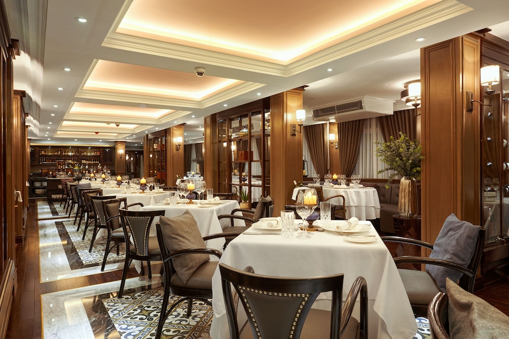 Paradise Grand Cruise – Lan Ha Bay 50/65
