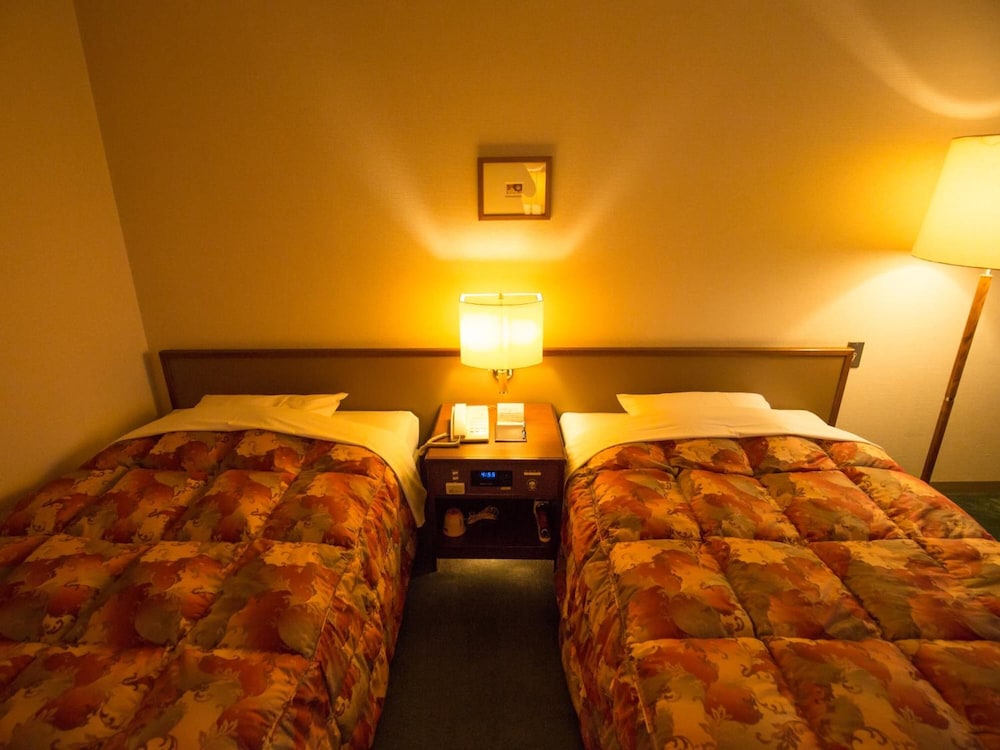 SOUTHERN CROSS RESORT 25/68