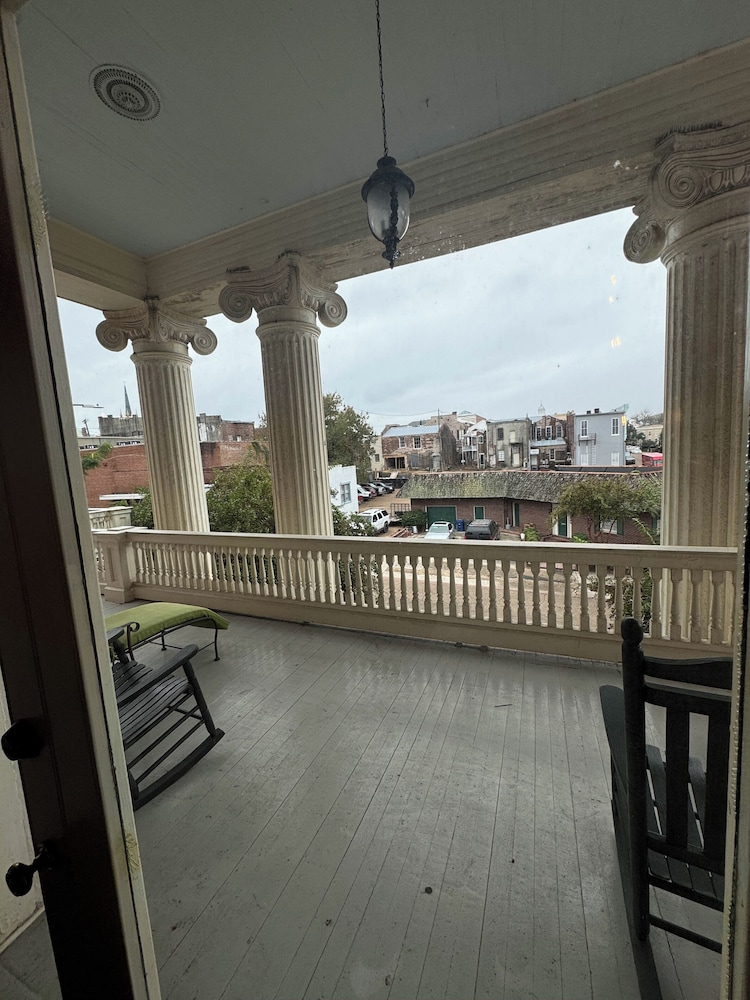 The Guest House Historic Mansion 68/73