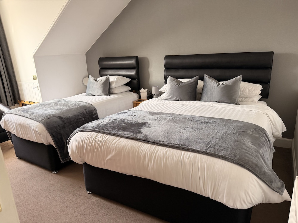 Rosebank Guest House 25/50