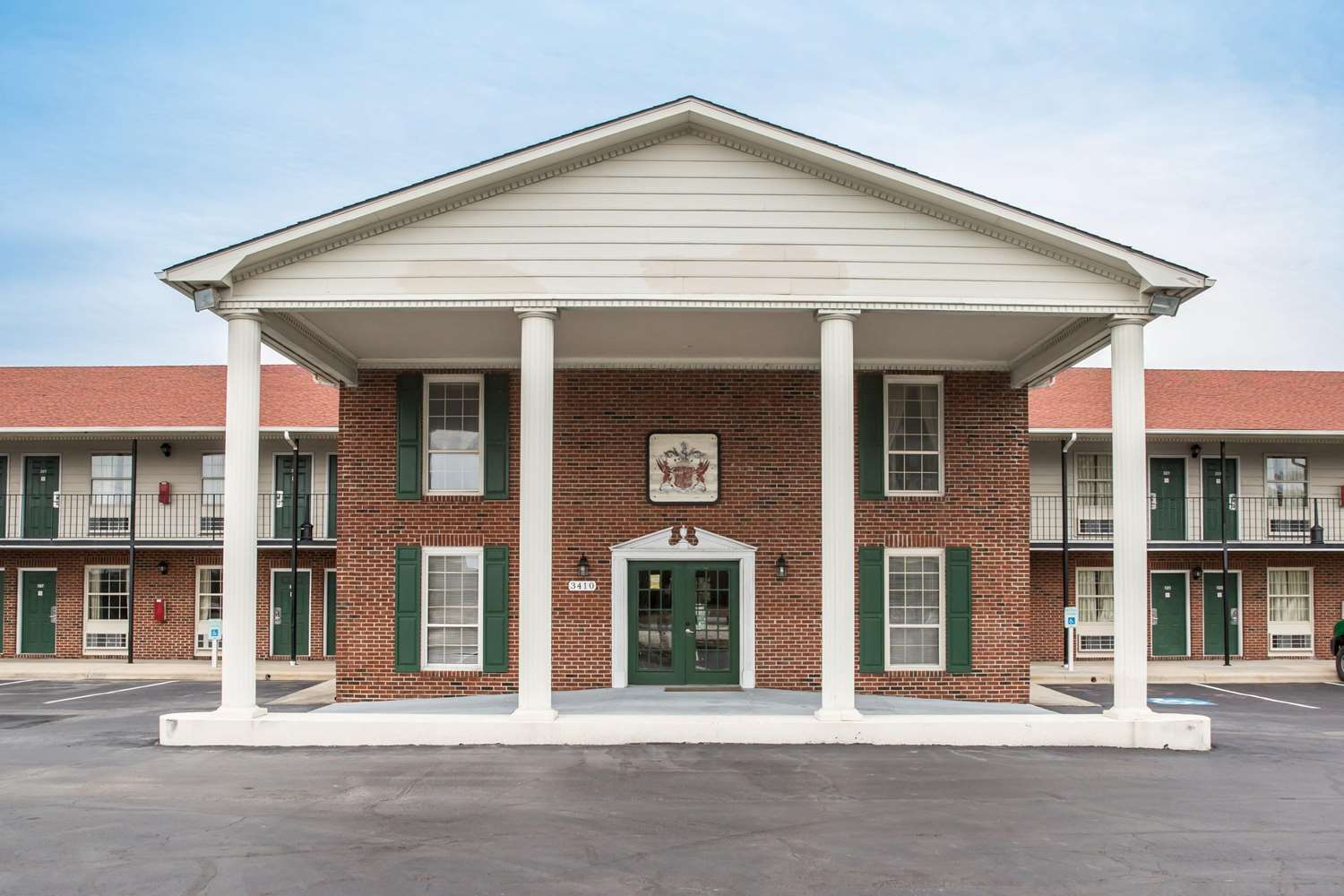 Econo Lodge Crystal Coast 2/32
