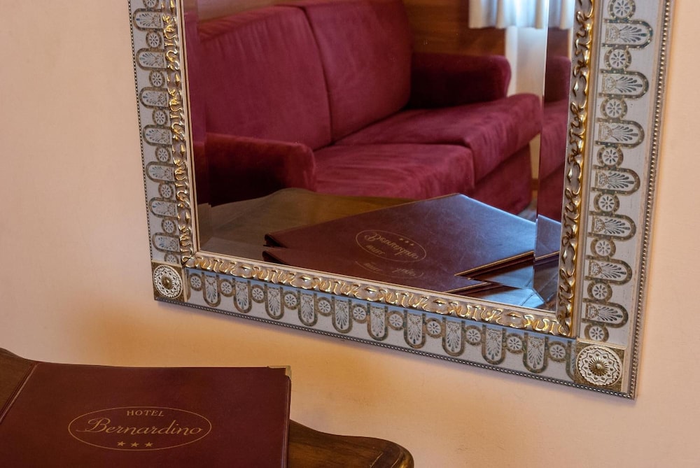 Hotel Bernardino 24/62