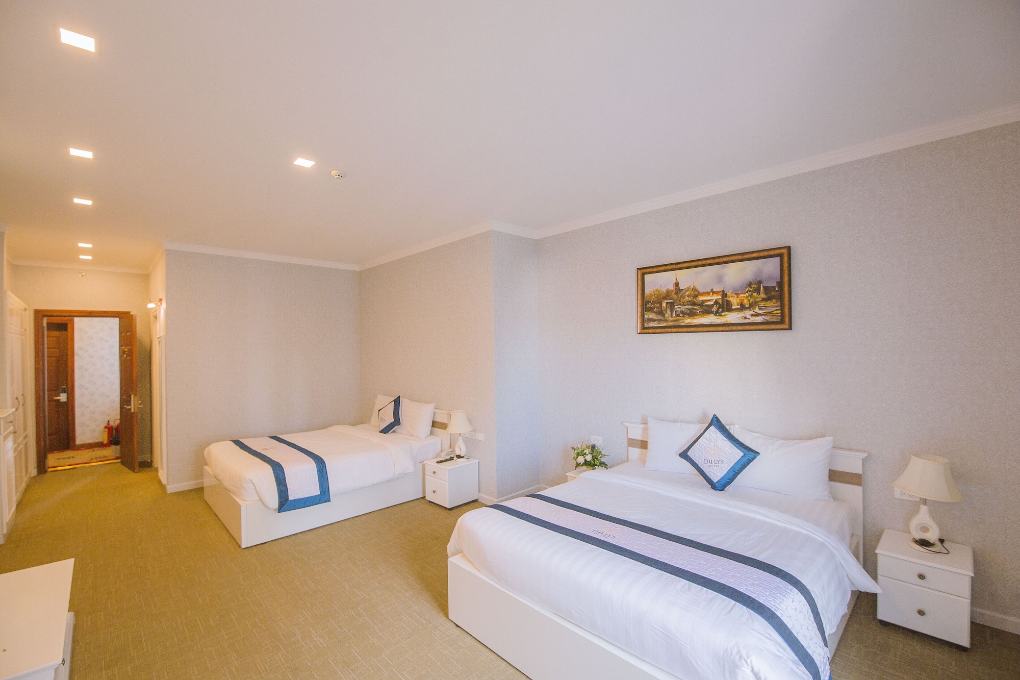 DELUXE, QUADRUPLE, 2 QUEEN BEDS