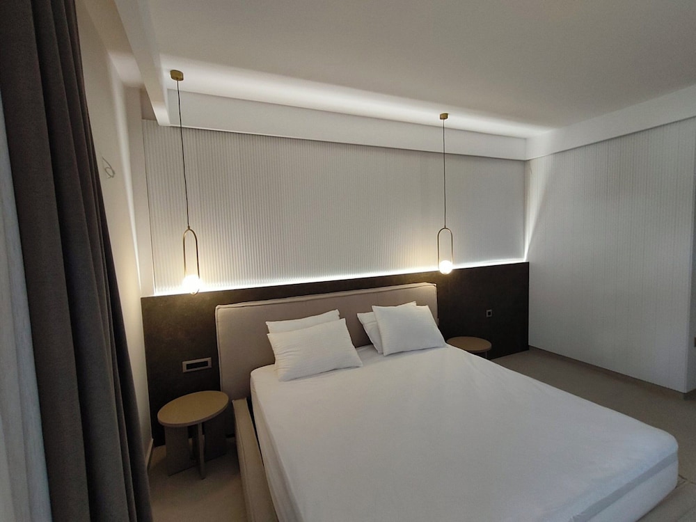 Core Hotel 15/50