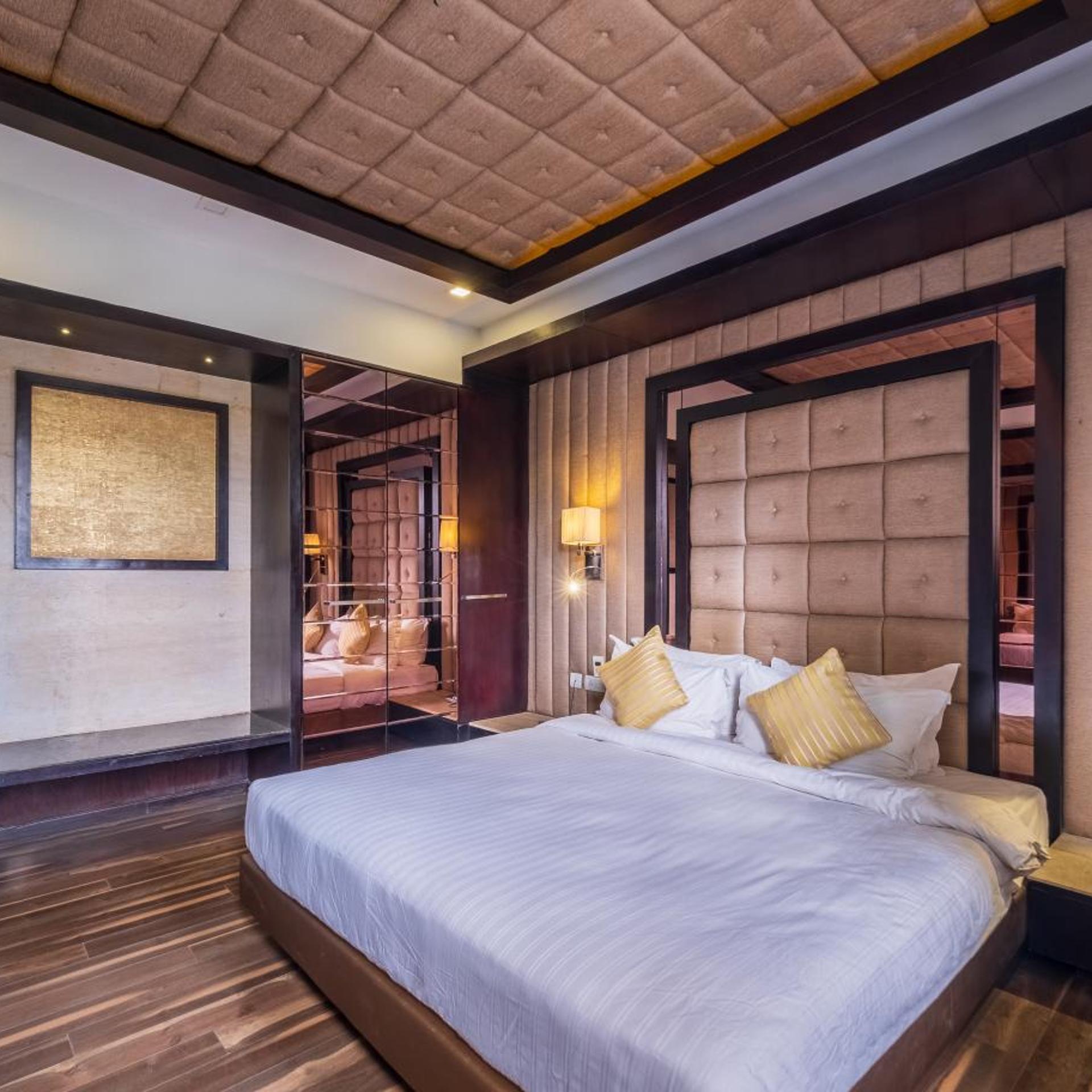 Mahabir Palace 15/40
