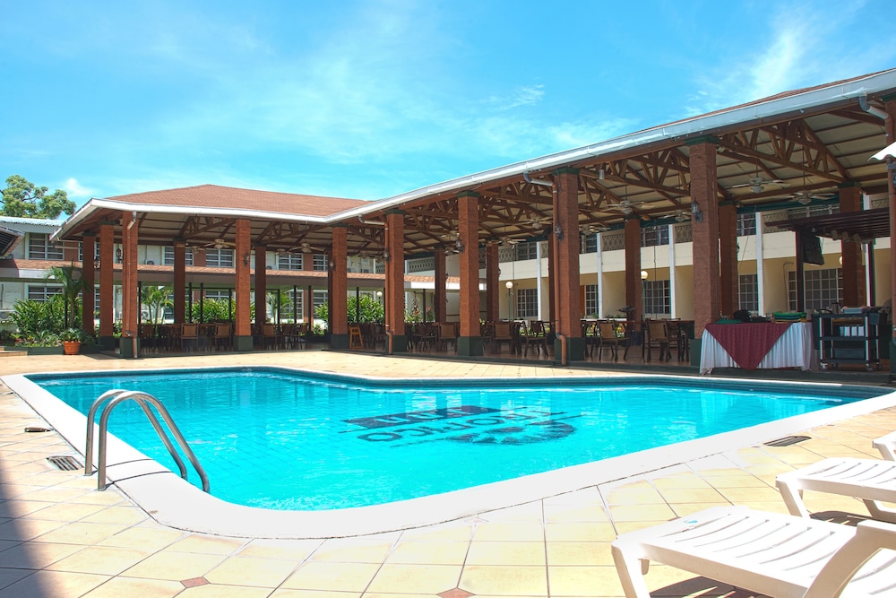 Hotel Tropico Inn 5/48