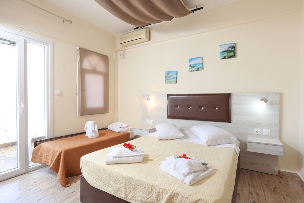 Summer Beach Hotel 10/46