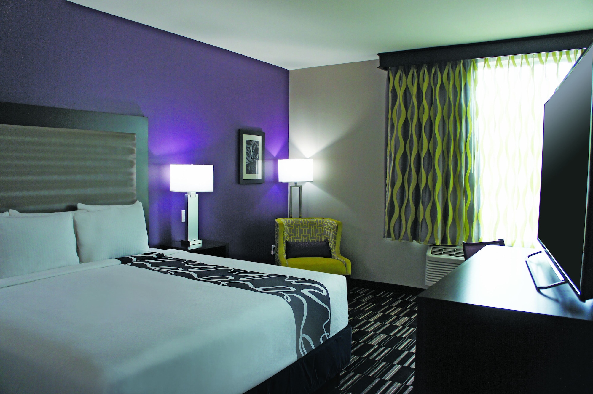 ROOM, KING BED