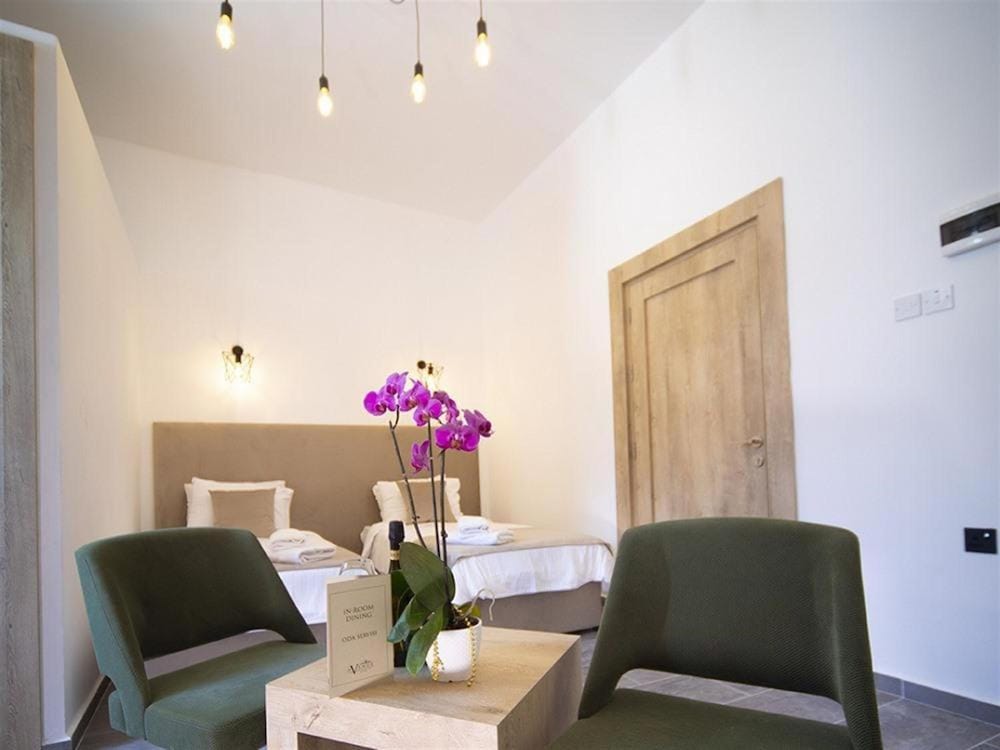 Avenue Hotel 28/46