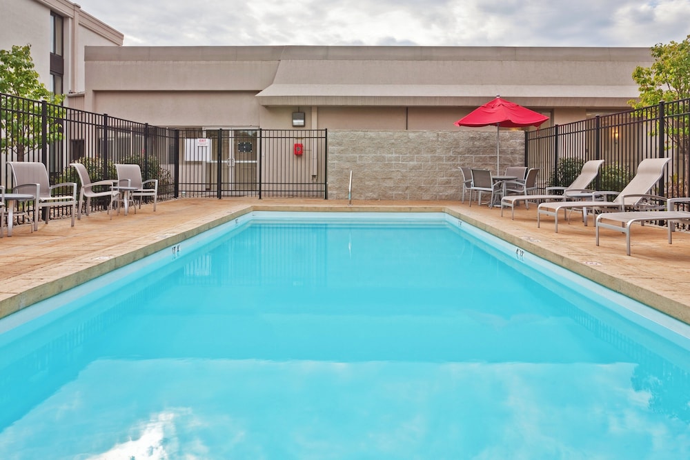 Holiday Inn Bloomington 35/53