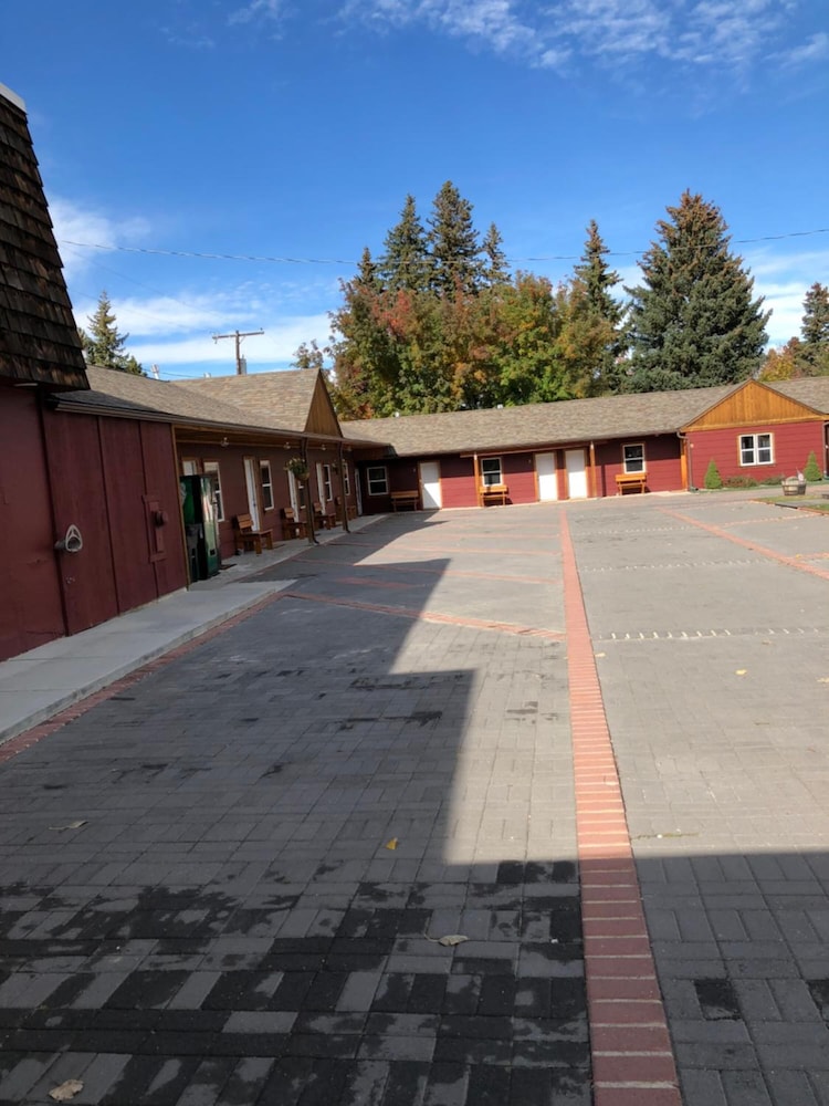 THE RED LODGE INN 41/50