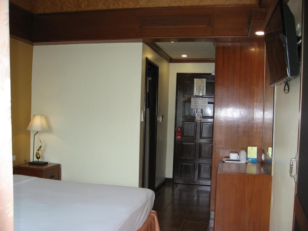 P.S Hotel 7/33