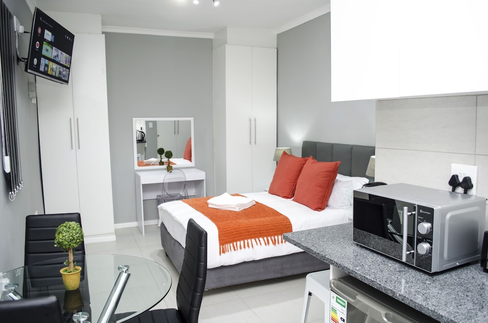 Cape Town Micro Apartments 4/17