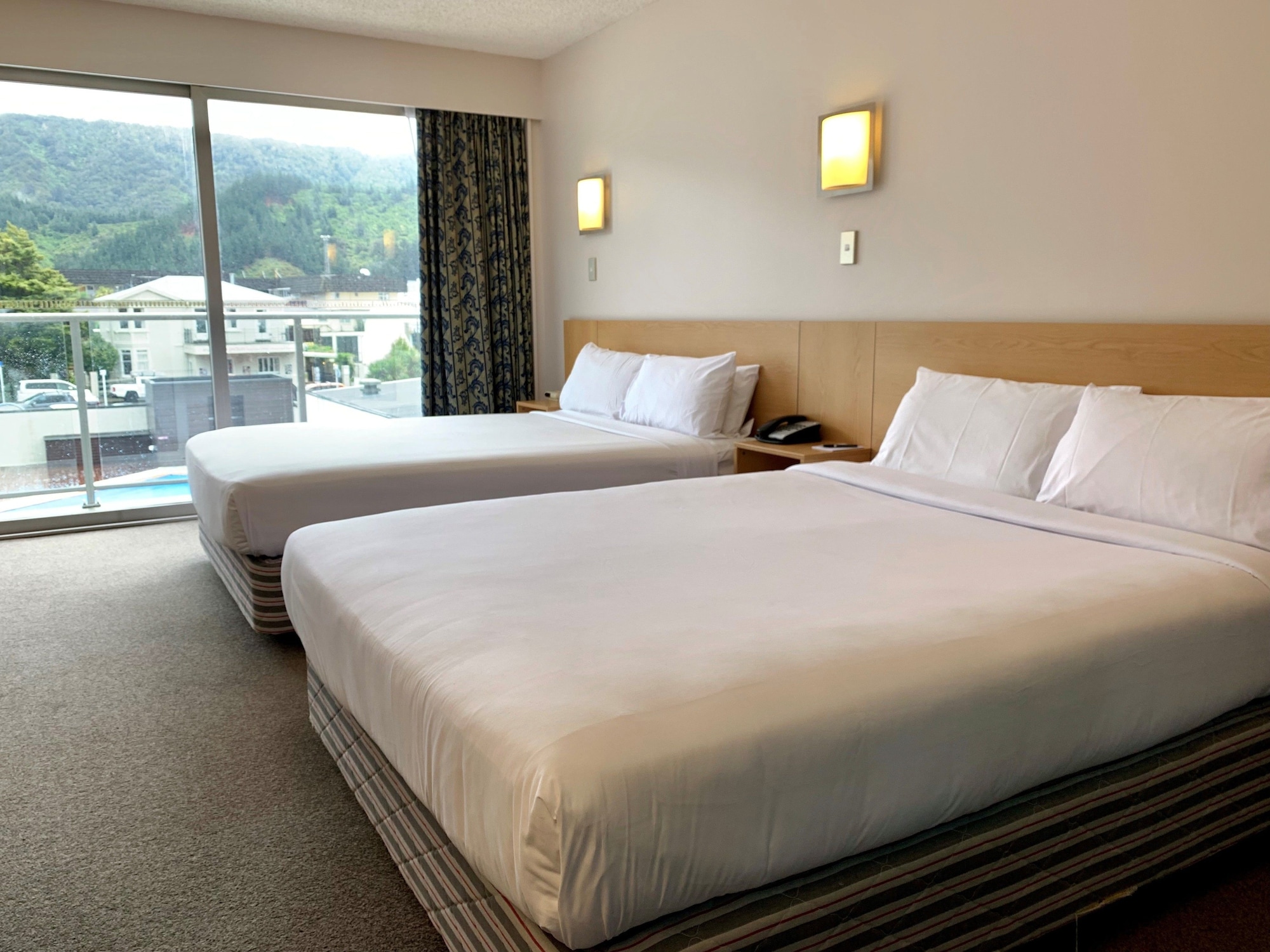 double take, 2 double beds