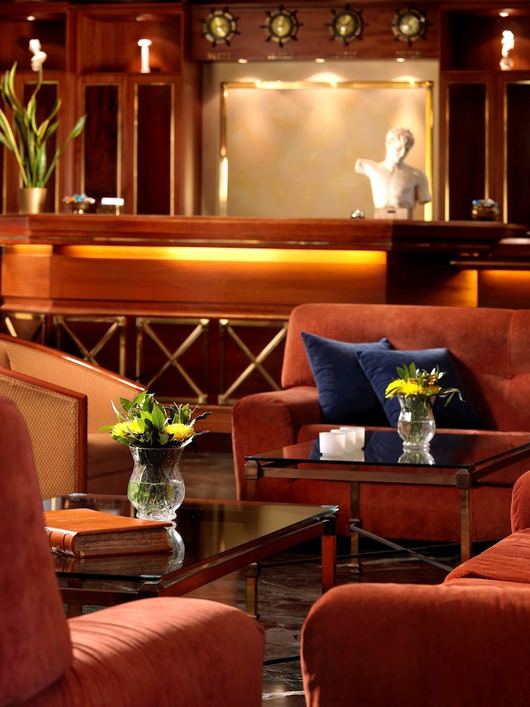 Savoy Hotel 46/66