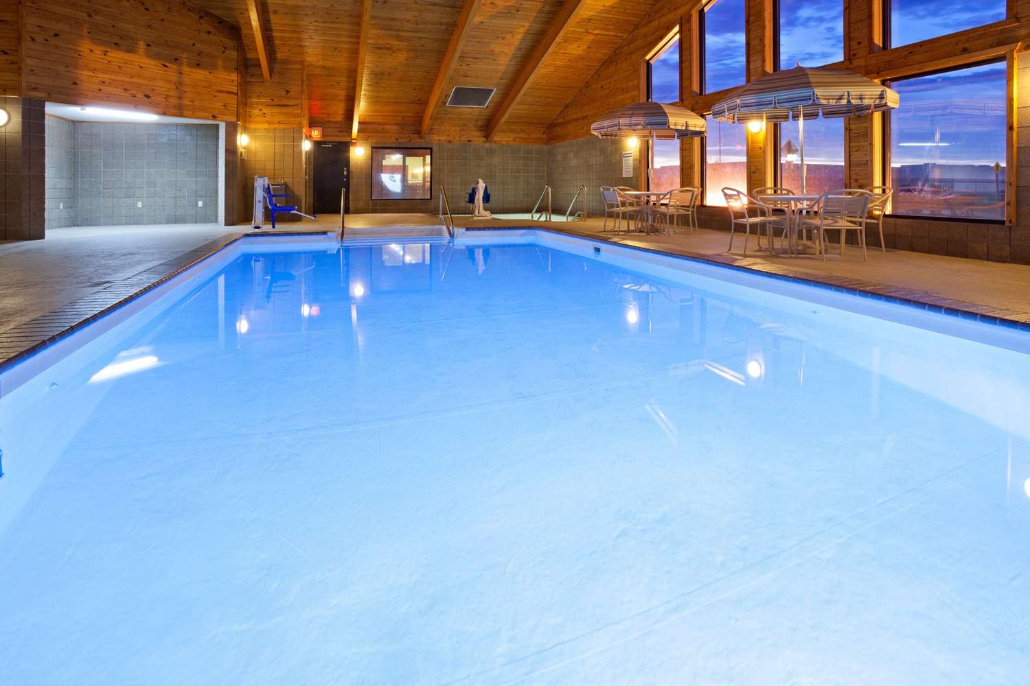 AmericInn by Wyndham Rice Lake 6/10