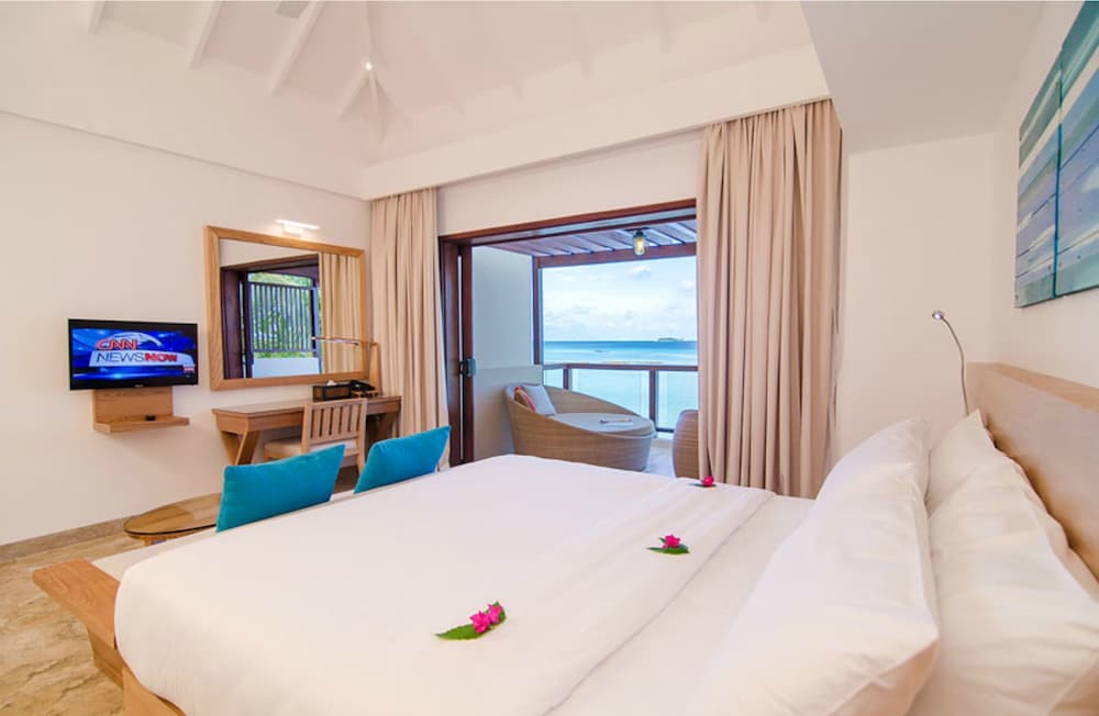 Summer Island Maldives 10/64