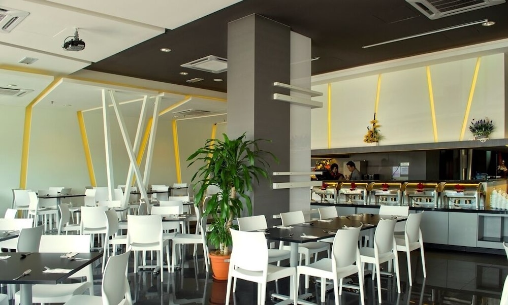 Marvelux Hotel 30/44