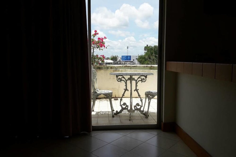 Paradorn Inn 18/19