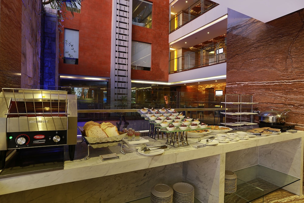 Mega Boutique Hotel And Spa 63/64