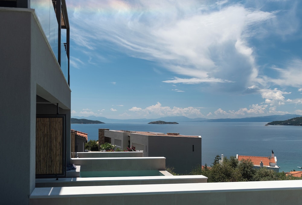 Poseidon Apartments 63/69