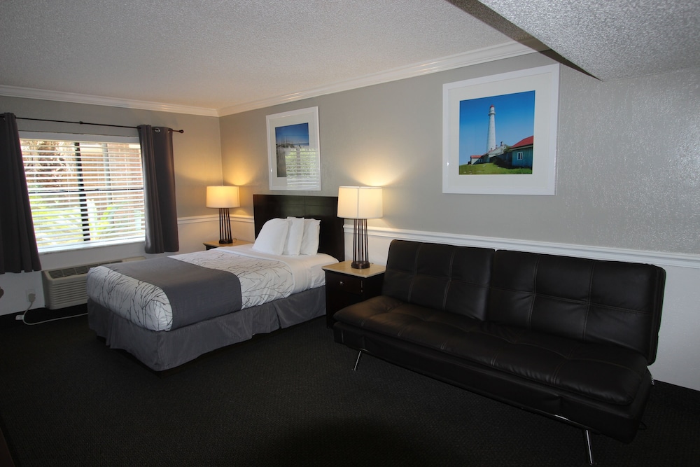 At Home Inn And Suites Pensacola 34/80