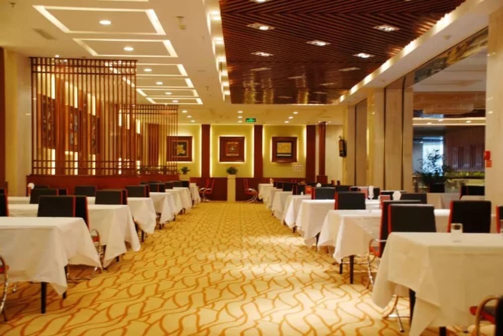 JUNYU GRAND HOTEL 26/33