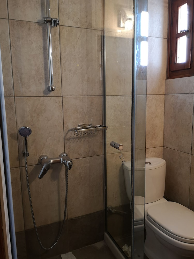 Drymna Hotel 44/50