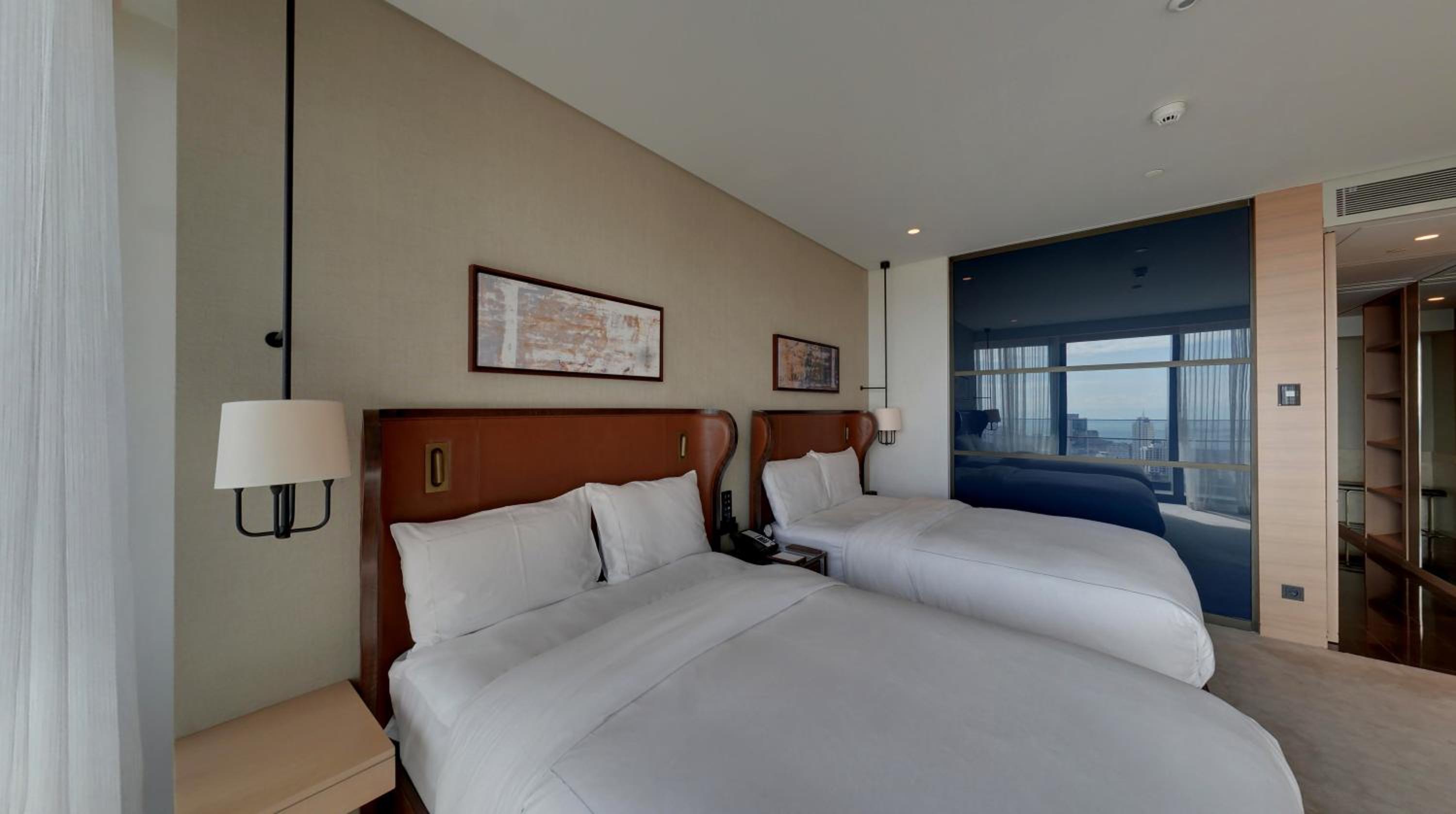 1 Bedroom, Fairmont, Suite, 2 Queen Beds, Lounge Access