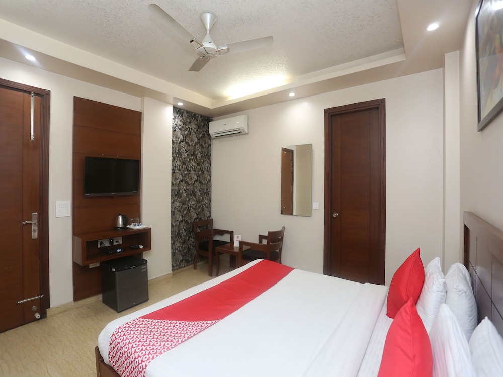 Oyo 5198 Hotel Hcgrand 14/31