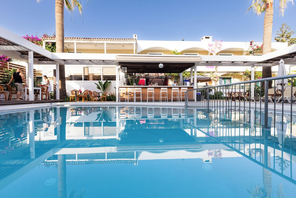 Trefon Hotel Apartments and Family Suites 5/73