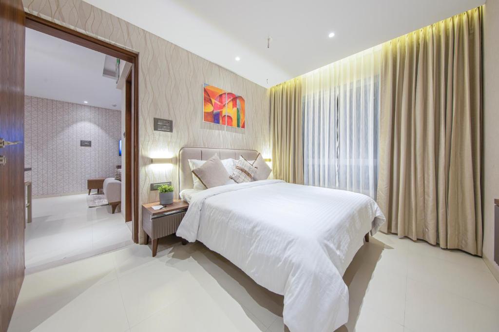 AR Suites Jewels Royale - Koregaon Park NX 11/31