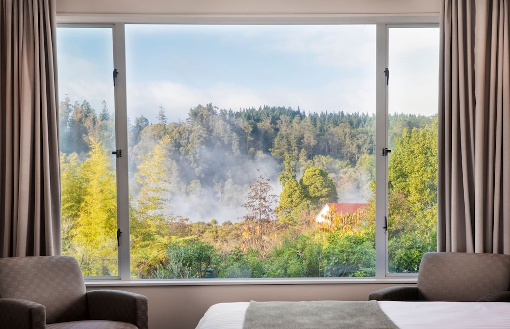Rydges Rotorua 36/50