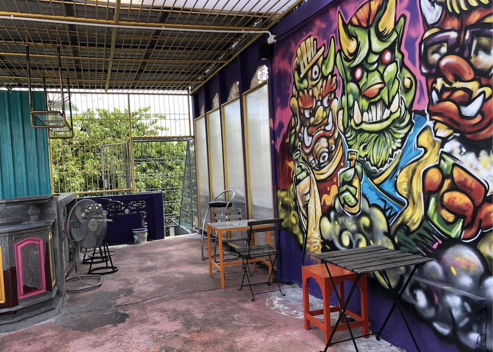 Merge Hostel 47/53