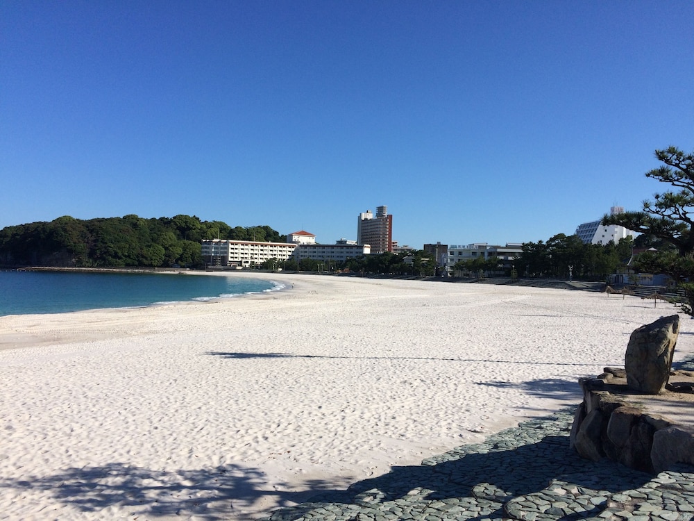 Guest House Shirahama R Cafe – Caters To Women 30/35